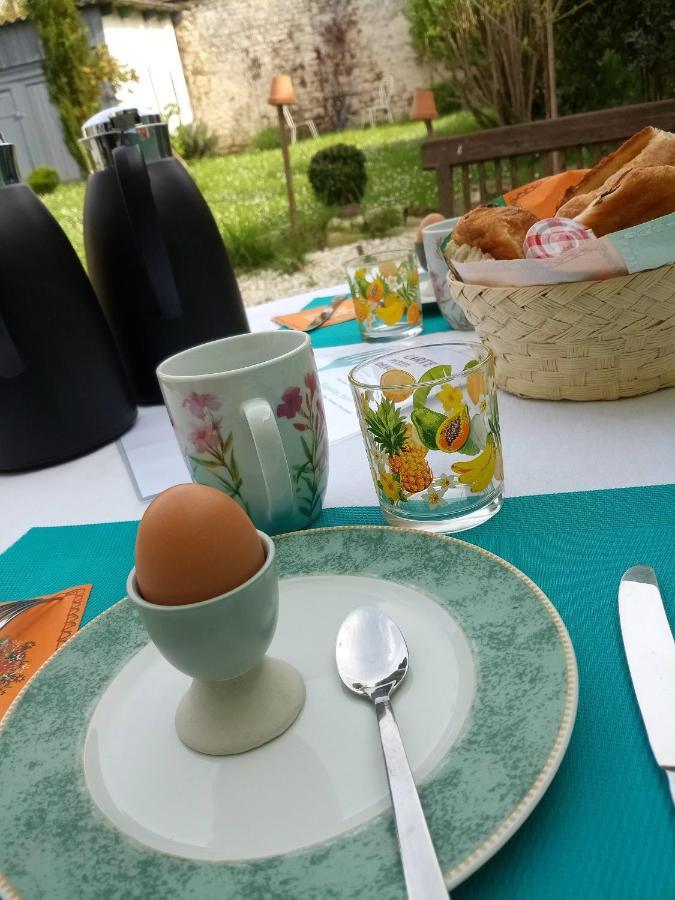 L'Ancien Prieure Bed and Breakfast Lorrez-le-Bocage-Preaux Buitenkant foto