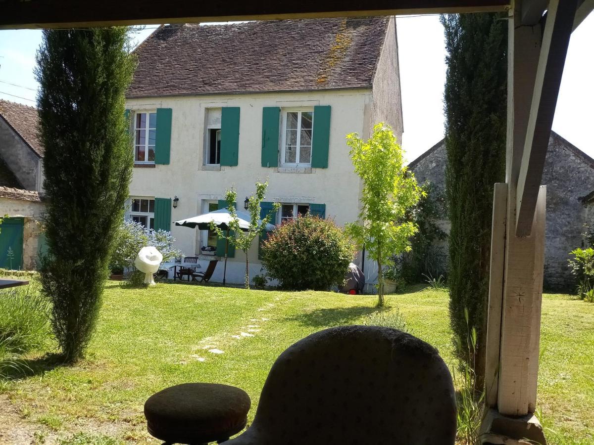 L'Ancien Prieure Bed and Breakfast Lorrez-le-Bocage-Preaux Buitenkant foto