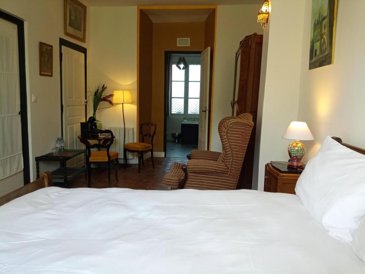 L'Ancien Prieure Bed and Breakfast Lorrez-le-Bocage-Preaux Buitenkant foto